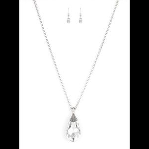 Paparazzi Blockbuster Necklace - Spellbinding Sparkle - White